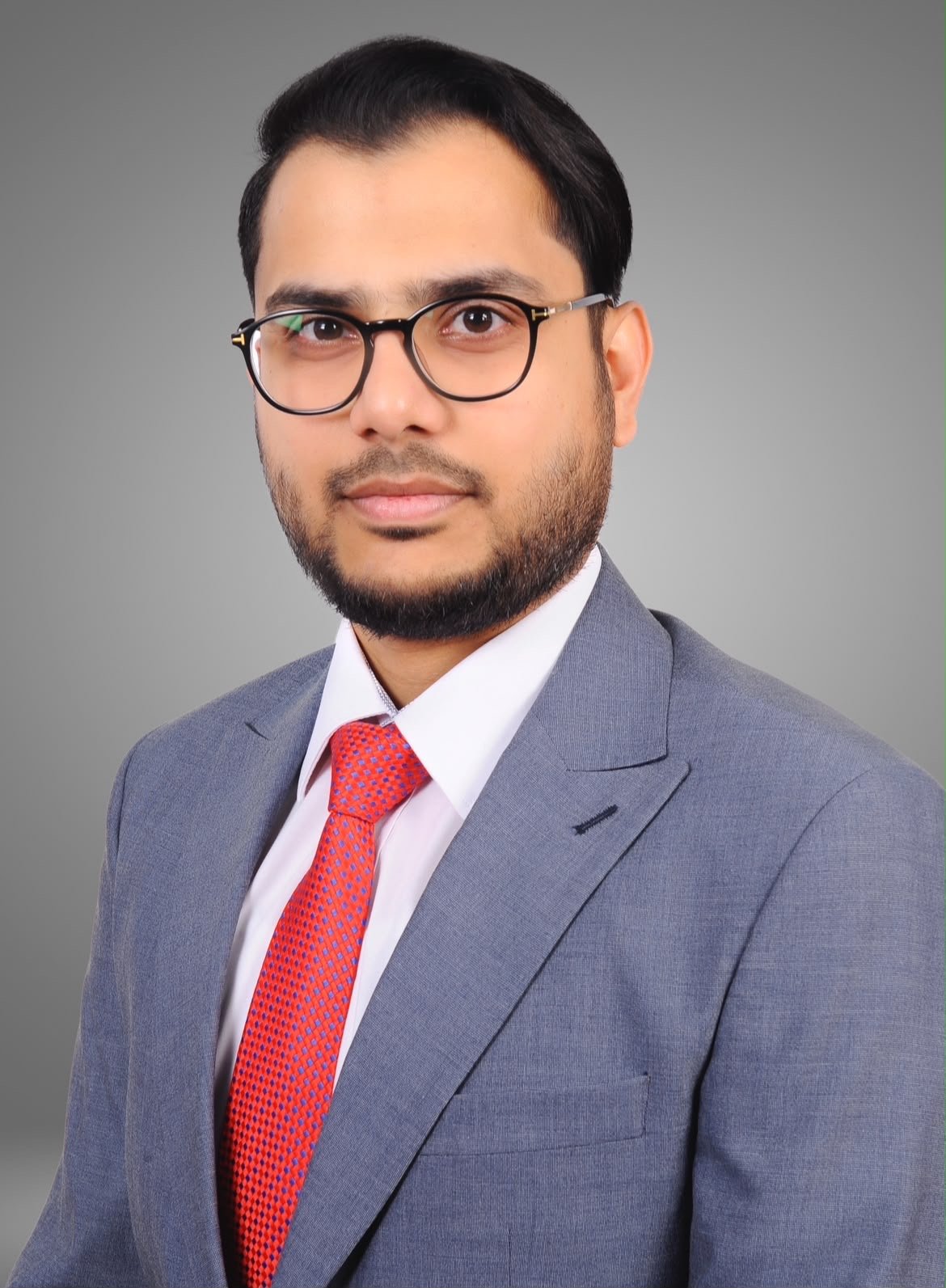Portrait of Syed Kumail Haider Naqvi, Founder and CEO of Niqva Bridge